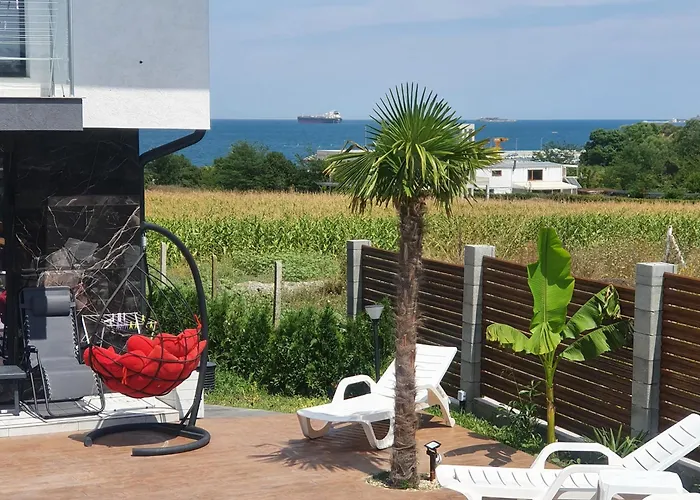 Captain Niko Βίλα Μπουργκάς