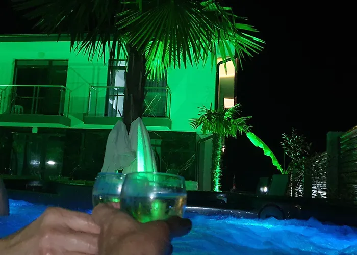 Captain Niko Βίλα *